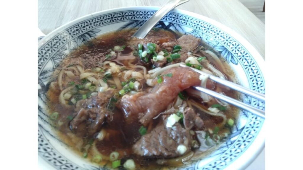 牛肉麺の肉画像