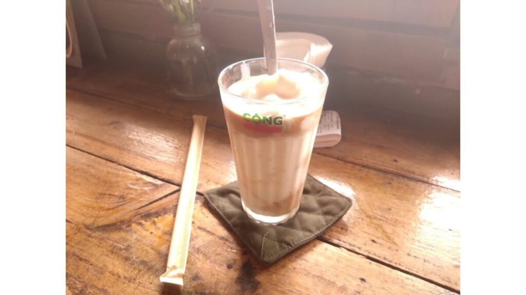 CONG CAPHE
ココナッツコーヒー